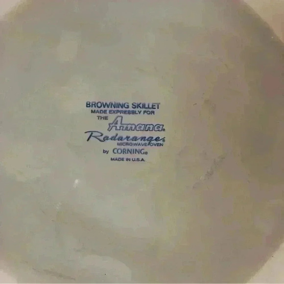 Vintage Corning browning skillet made for Amana Radaranger in Colonial pattern - Picture 6 of 16